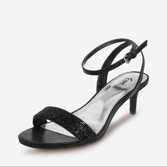 FIONI Clothing Shoes - Black Fioni peep open toe low black heel 7 1/2 W